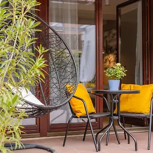 https://rentplanet-apartament-partynice.hotelswroclaw.com